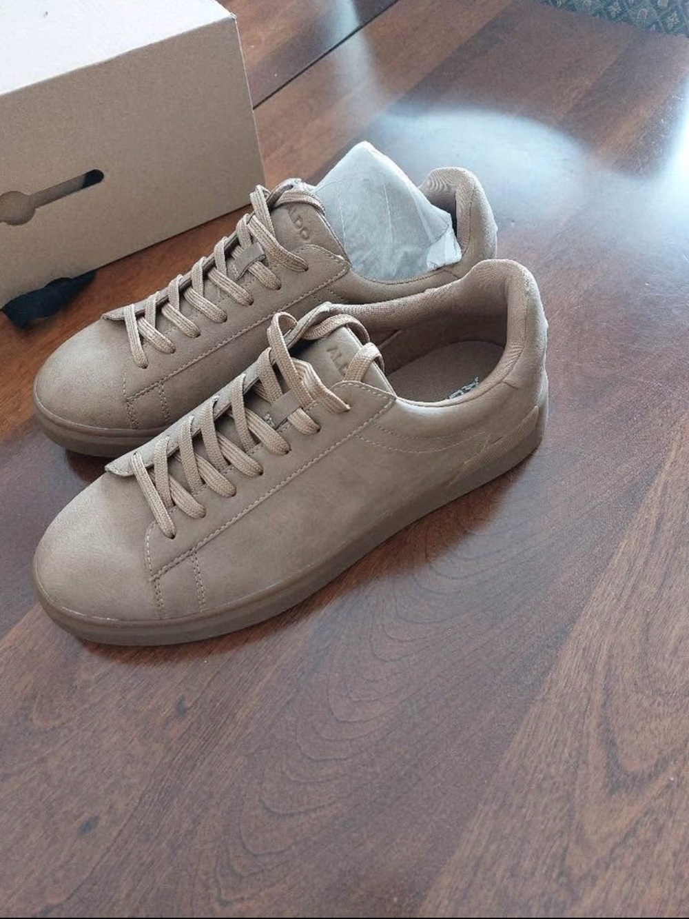 Men's Low-Top Casual Sneakers in Beige